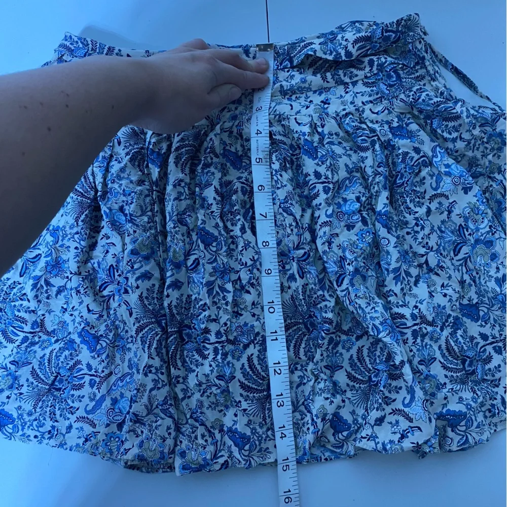 Pleated Floral Mini Skirt Drawstring Tie Waist Zip Up Women’s Size 4 H&M Divided
